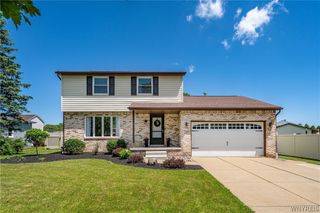 5 Quail Hollow, Lancaster, NY 14086