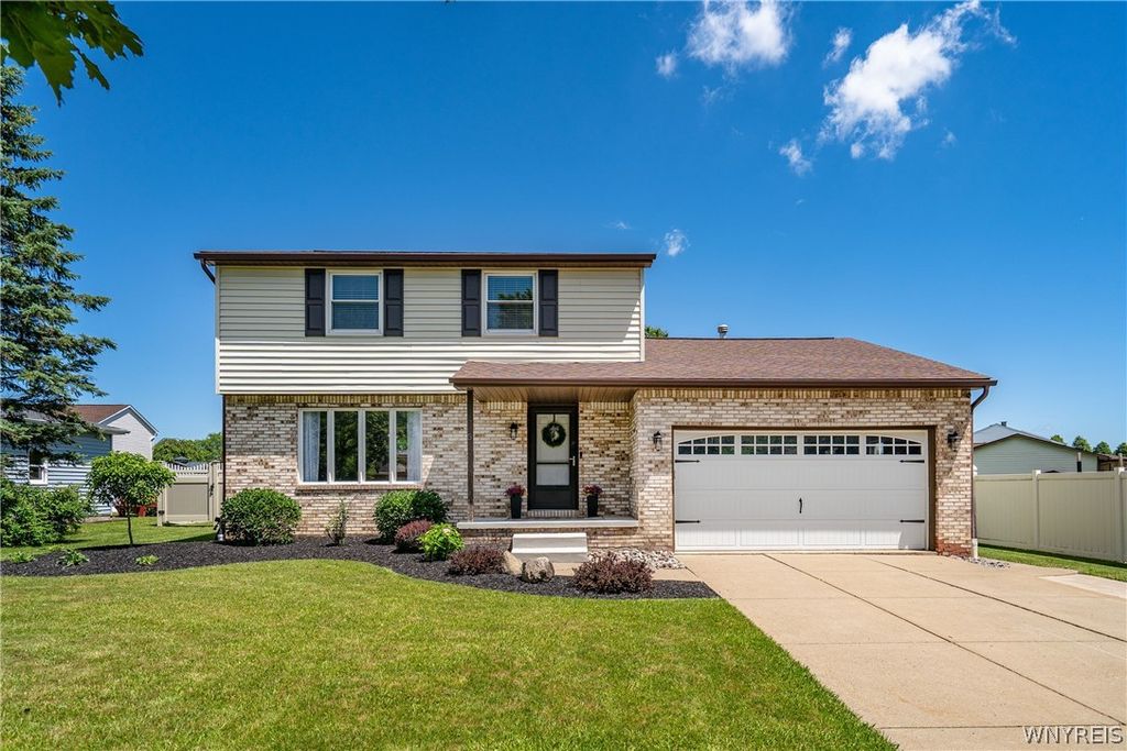 5 Quail Hollow, Lancaster, NY 14086