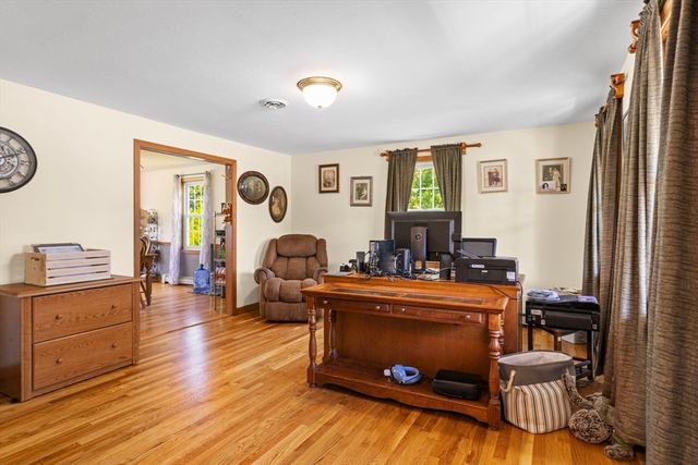 4 Jacob Way, Attleboro, MA 02703