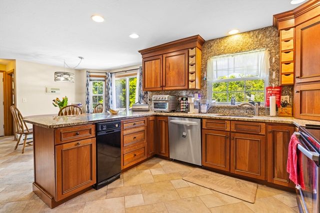 4 Jacob Way, Attleboro, MA 02703