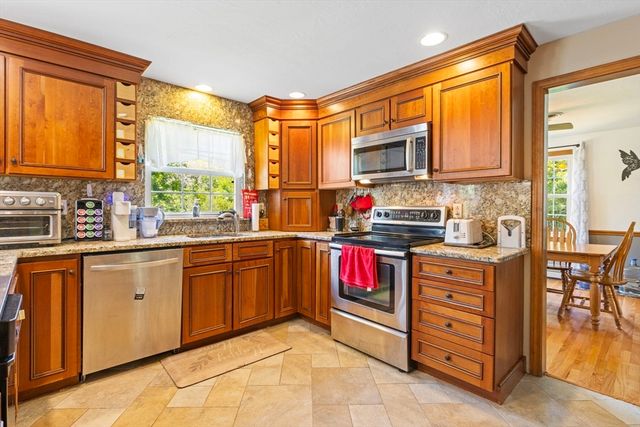 4 Jacob Way, Attleboro, MA 02703