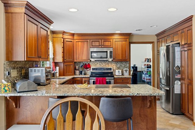 4 Jacob Way, Attleboro, MA 02703