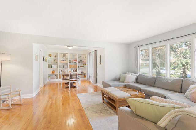 864 Saint Andrews Way, Frankfort, IL 60423