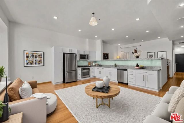 1100 Wilshire Boulevard 2605, Los Angeles, CA 90017