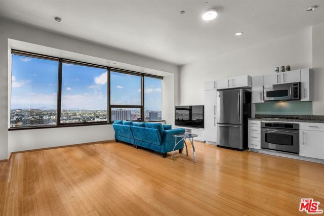 1100 Wilshire Boulevard 2605, Los Angeles, CA 90017
