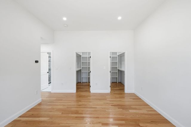 157 Compass Cir, Barnstable, MA 02601