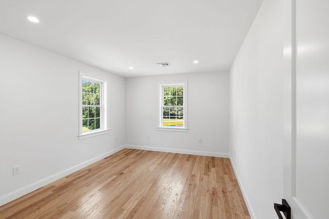 157 Compass Cir, Barnstable, MA 02601