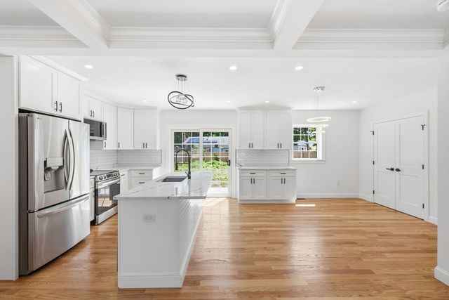 157 Compass Cir, Barnstable, MA 02601
