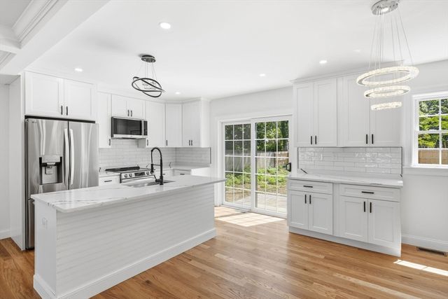 157 Compass Cir, Barnstable, MA 02601