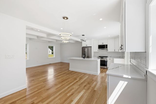 157 Compass Cir, Barnstable, MA 02601