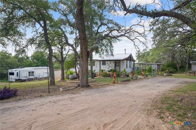 1335 Elm Creek Road, New Braunfels, TX 78132