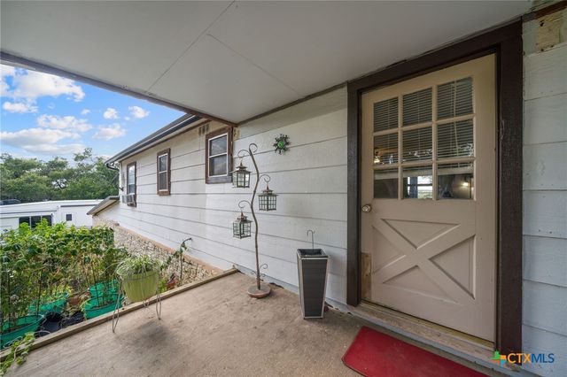 1335 Elm Creek Road, New Braunfels, TX 78132