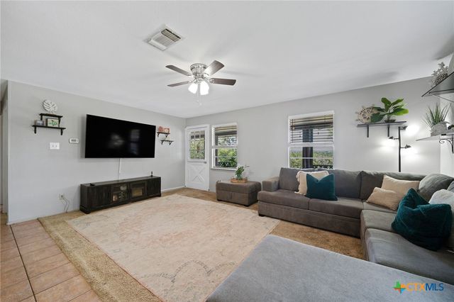 1335 Elm Creek Road, New Braunfels, TX 78132