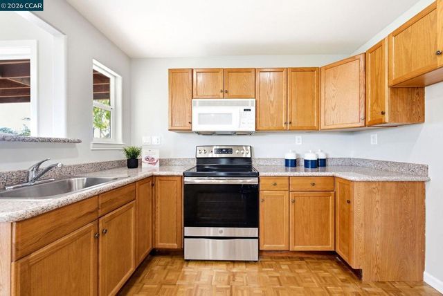 8505 Maiden Ln, El Cerrito, CA 94530