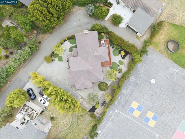 8505 Maiden Ln, El Cerrito, CA 94530