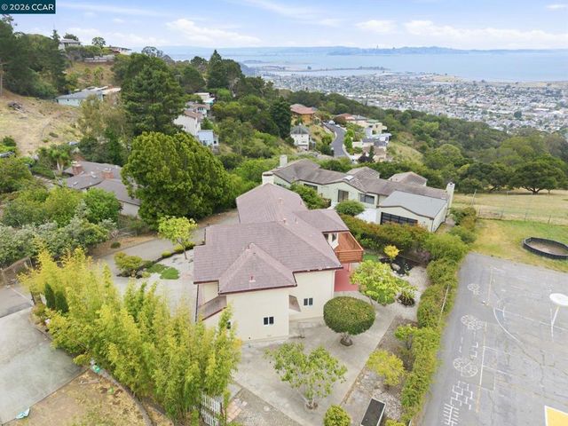8505 Maiden Ln, El Cerrito, CA 94530