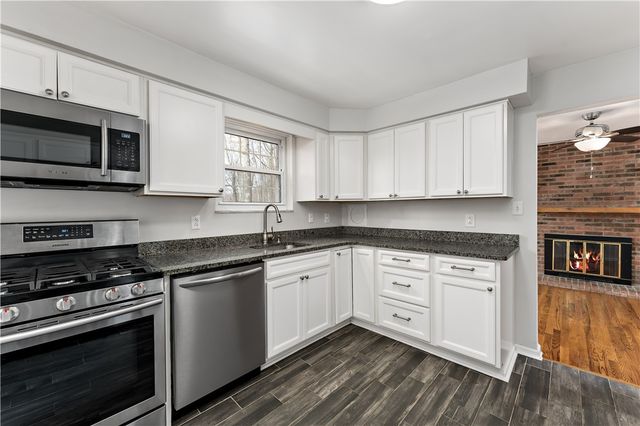 627 Berwick Ct, Mccandless, PA 15237