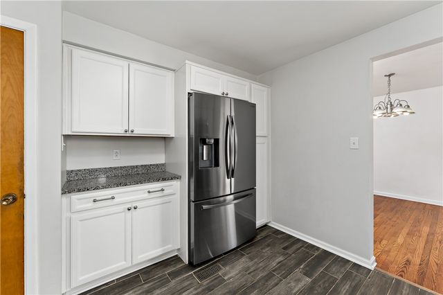 627 Berwick Ct, Mccandless, PA 15237