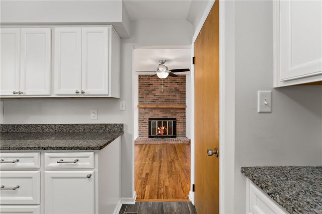 627 Berwick Ct, Mccandless, PA 15237