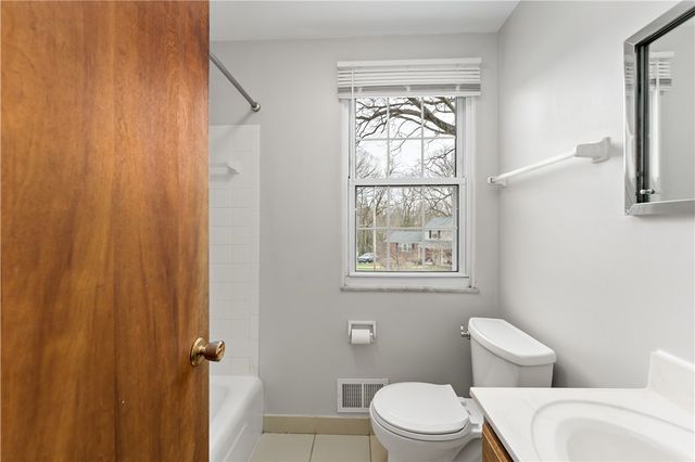 627 Berwick Ct, Mccandless, PA 15237