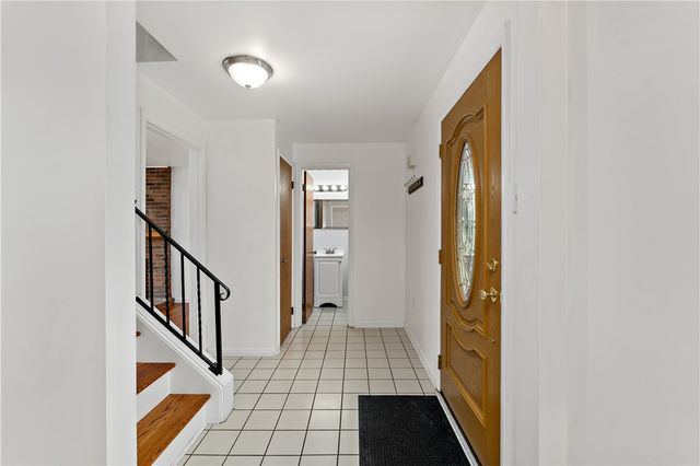 627 Berwick Ct, Mccandless, PA 15237