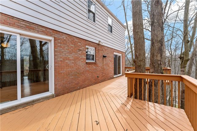 627 Berwick Ct, Mccandless, PA 15237