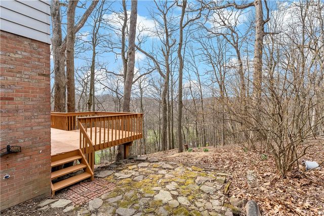 627 Berwick Ct, Mccandless, PA 15237