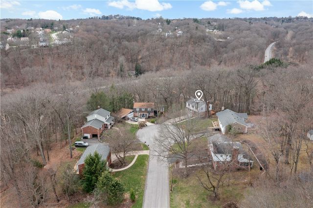 627 Berwick Ct, Mccandless, PA 15237