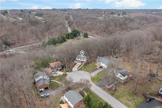 627 Berwick Ct, Mccandless, PA 15237