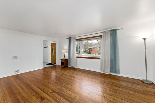 627 Berwick Ct, Mccandless, PA 15237