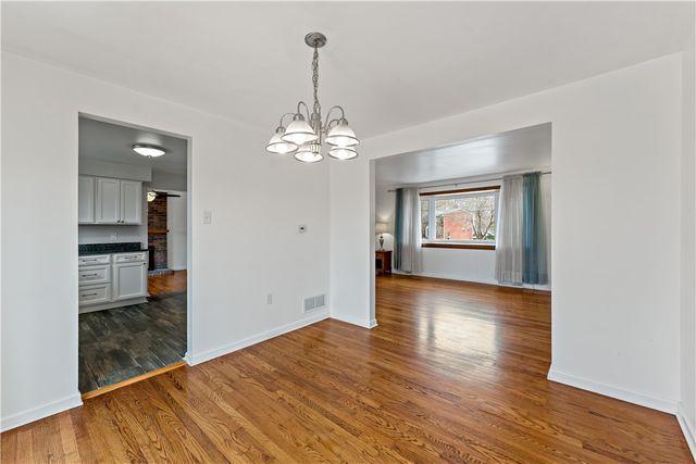 627 Berwick Ct, Mccandless, PA 15237