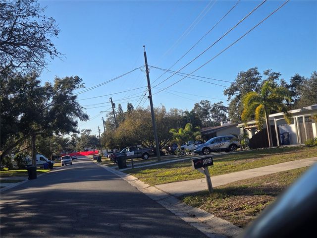 682 REGINA ROAD, Dunedin, FL 34698