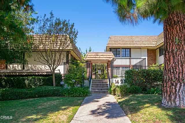 1429 Valley View Road 13, Glendale, CA 91202