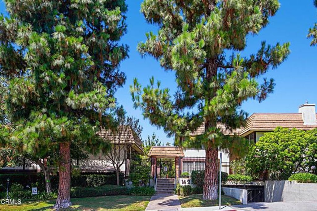 1429 Valley View Road 13, Glendale, CA 91202