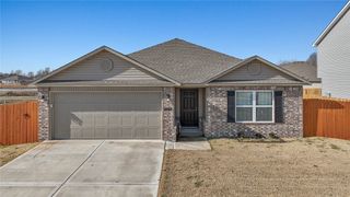 1402 S Corsac Street, Siloam Springs, AR 72761