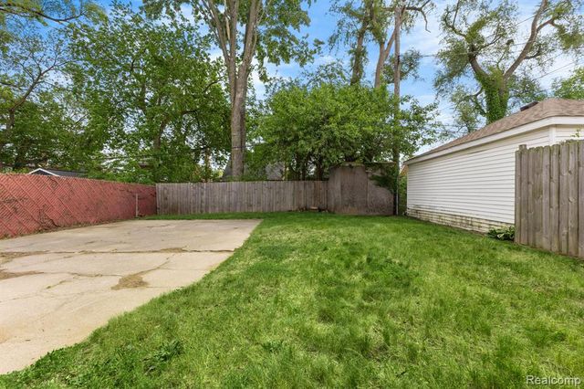 19182 Mendota Street, Detroit, MI 48221