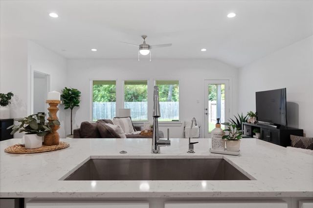 10426 Plateau Point Trail, Conroe, TX 77384