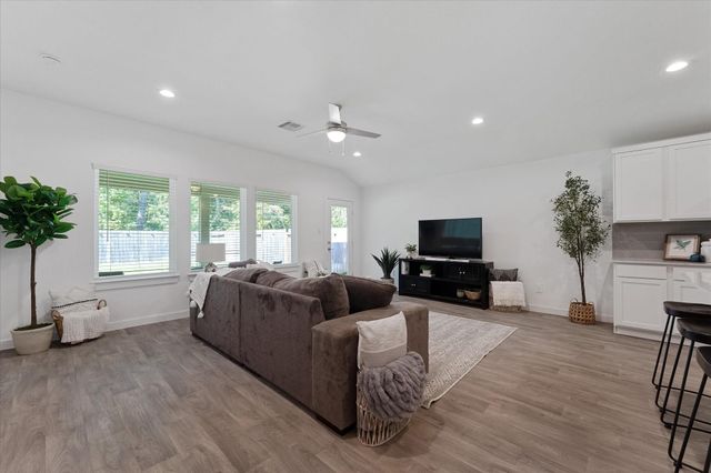 10426 Plateau Point Trail, Conroe, TX 77384