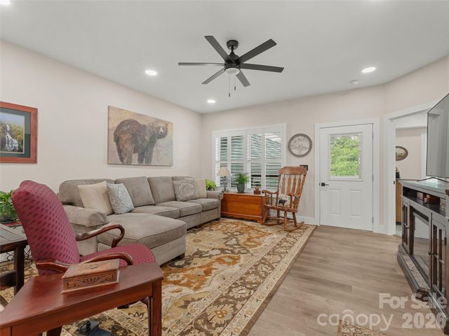 143 Carver Street 13, Brevard, NC 28712