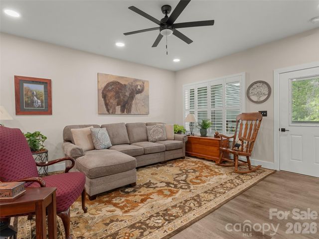 143 Carver Street 13, Brevard, NC 28712