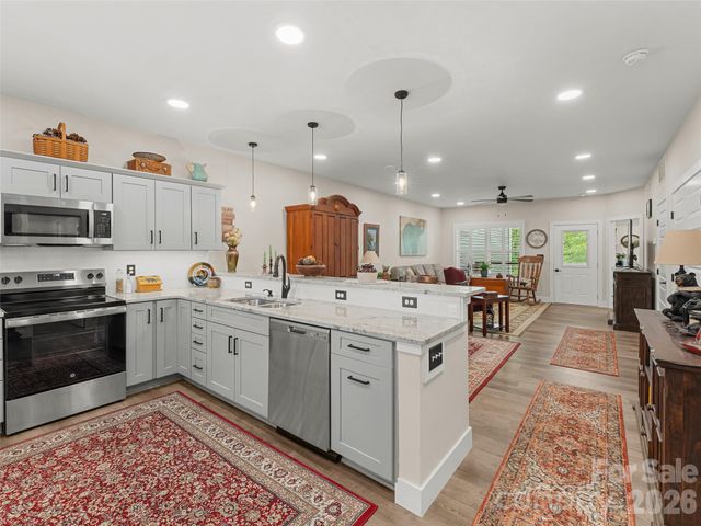 143 Carver Street 13, Brevard, NC 28712