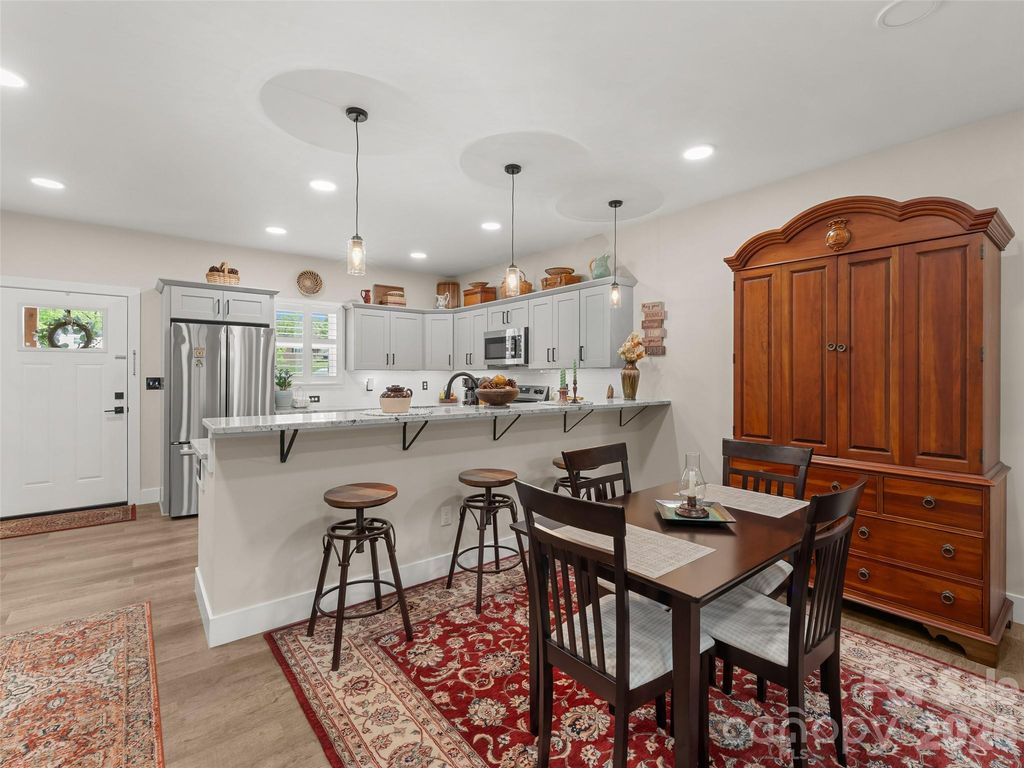 143 Carver Street 13, Brevard, NC 28712