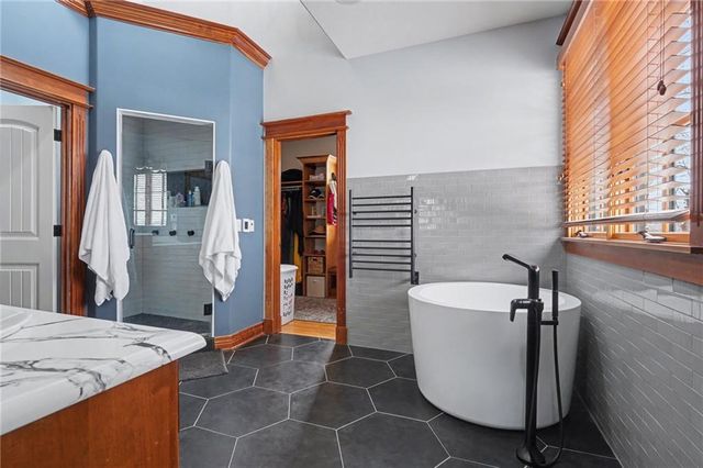 17492 Evans Road, Tonganoxie, KS 66086