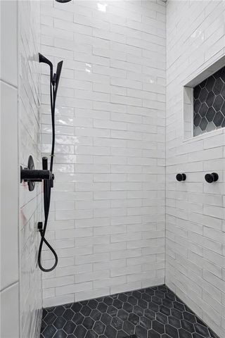 17492 Evans Road, Tonganoxie, KS 66086