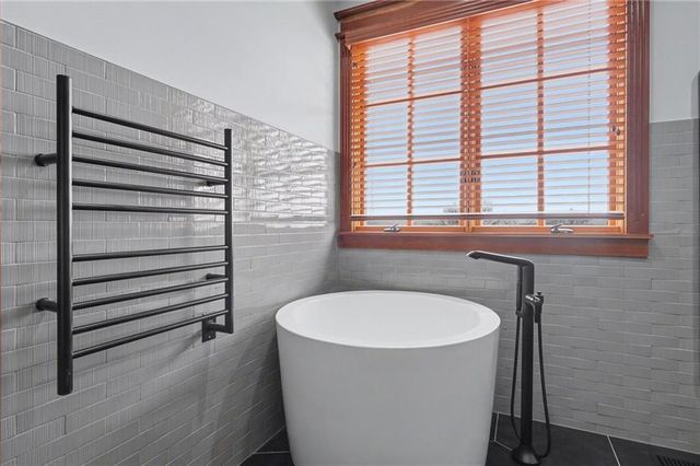 17492 Evans Road, Tonganoxie, KS 66086