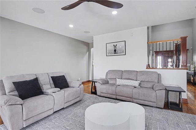 17492 Evans Road, Tonganoxie, KS 66086