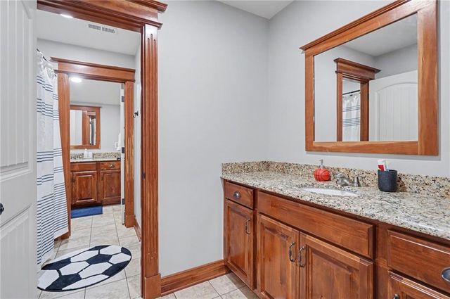 17492 Evans Road, Tonganoxie, KS 66086