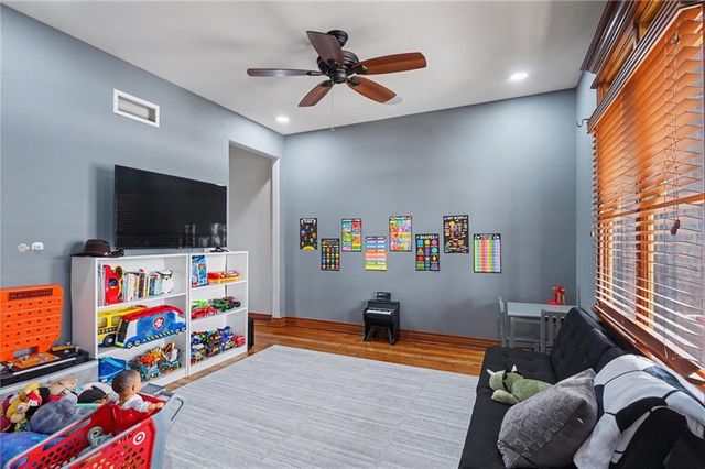 17492 Evans Road, Tonganoxie, KS 66086