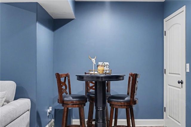 17492 Evans Road, Tonganoxie, KS 66086