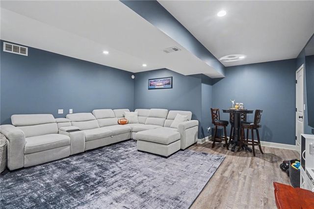 17492 Evans Road, Tonganoxie, KS 66086